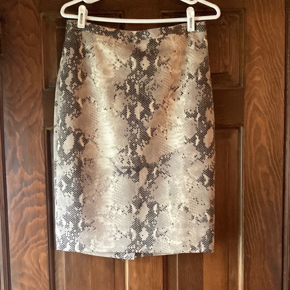 The Limited. Size 8 stretchy and sexy skirt
